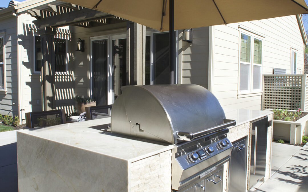 Best Countertop Materials for Outdoor Kitchens in Hot Weather
